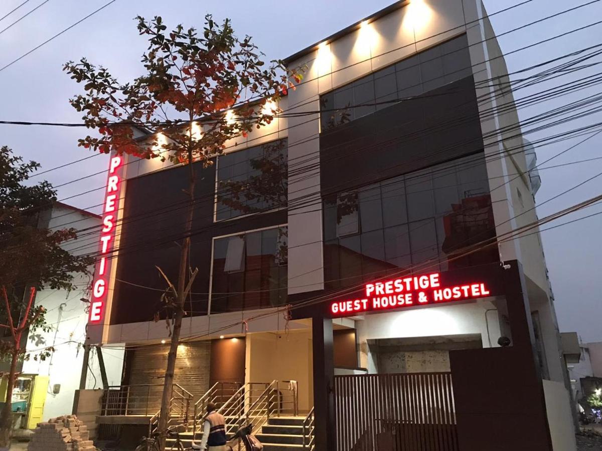 Prestige Guest House & Hostel Bilāspur Eksteriør billede